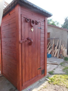 Eco4 Toilet: (1.58m L x 1.19m W)