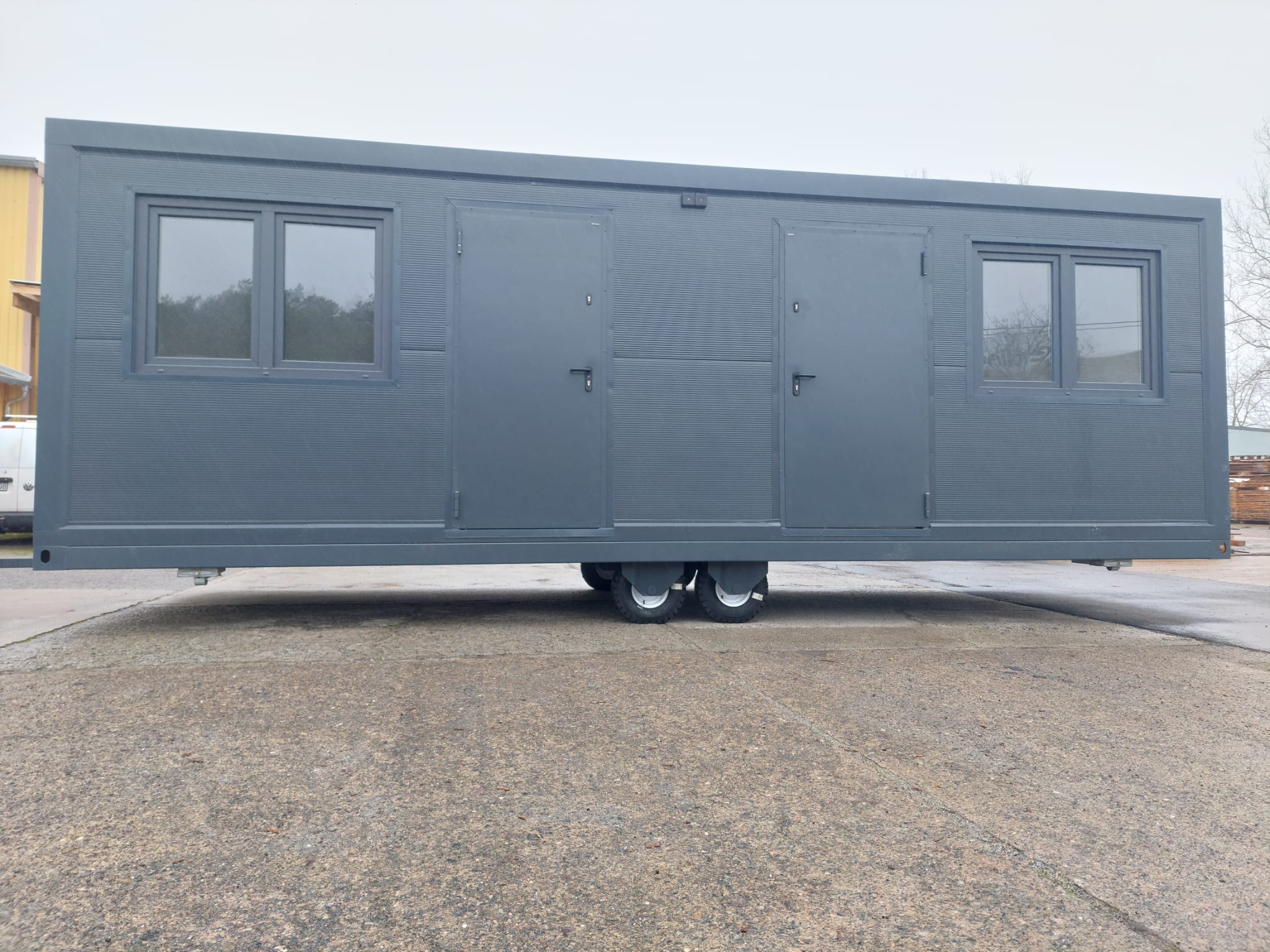 Mobile Home ( 8m x 3m )